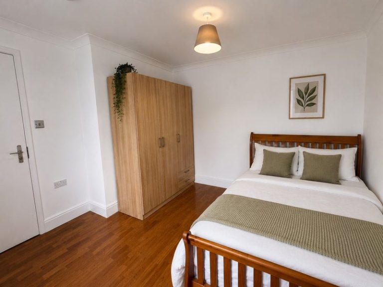 Spacious Double Room – Beanfield- Bridgewater Court